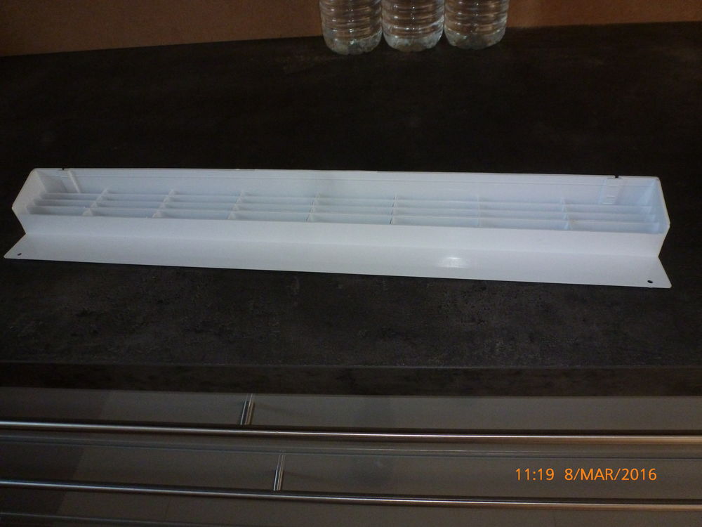 GRILLE D'AERATION POUR REFRIGERATEUR integr&eacute; Electroménager