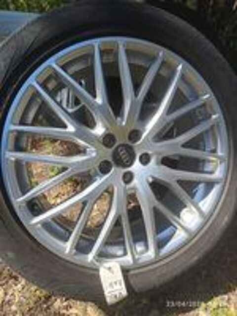 Pneu voiture - roue  occasion 83720 Trans-en-Provence