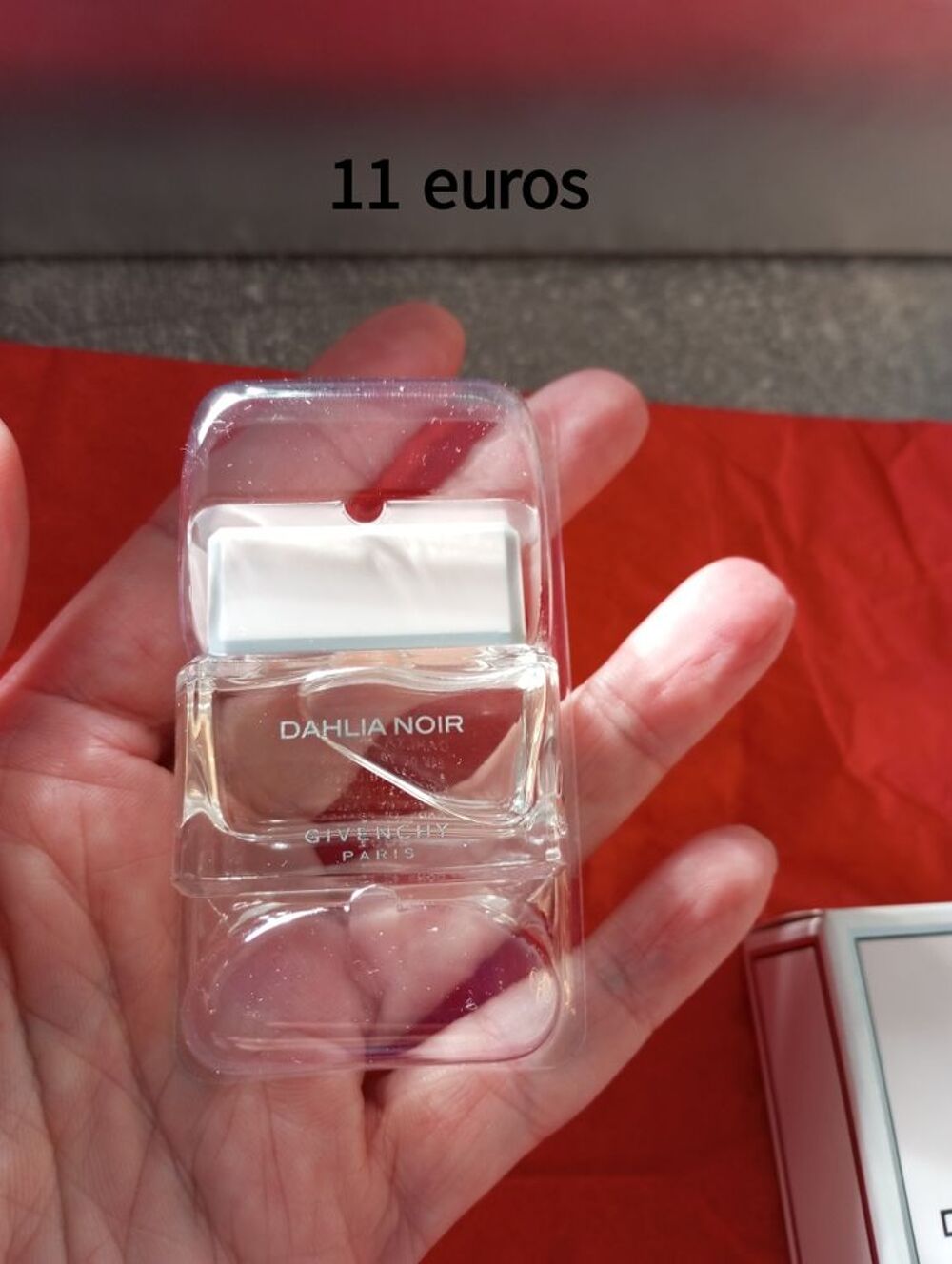 Miniature de parfum Dahlia noir 