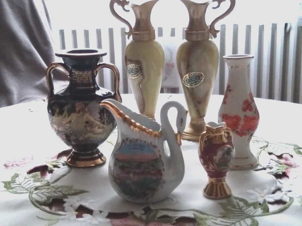 Lot de 2 AMPHORES en onyx v&eacute;ritable achet&eacute;es en Italie &agrave; Sorrente c&ocirc;te Amalfitaine en 1978 ,&eacute;tat neuf avec &eacute;tiquette 