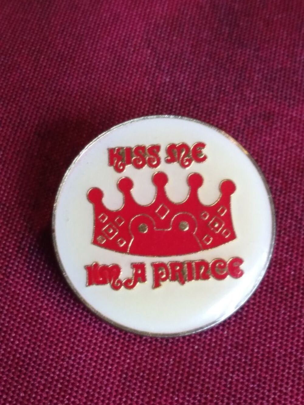 Pin's kiss me 