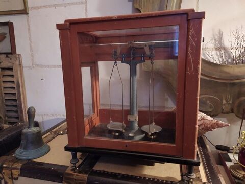 Balance Laboratoire Stanton Cabinet Curiosit� Science 
0 Loches (37)