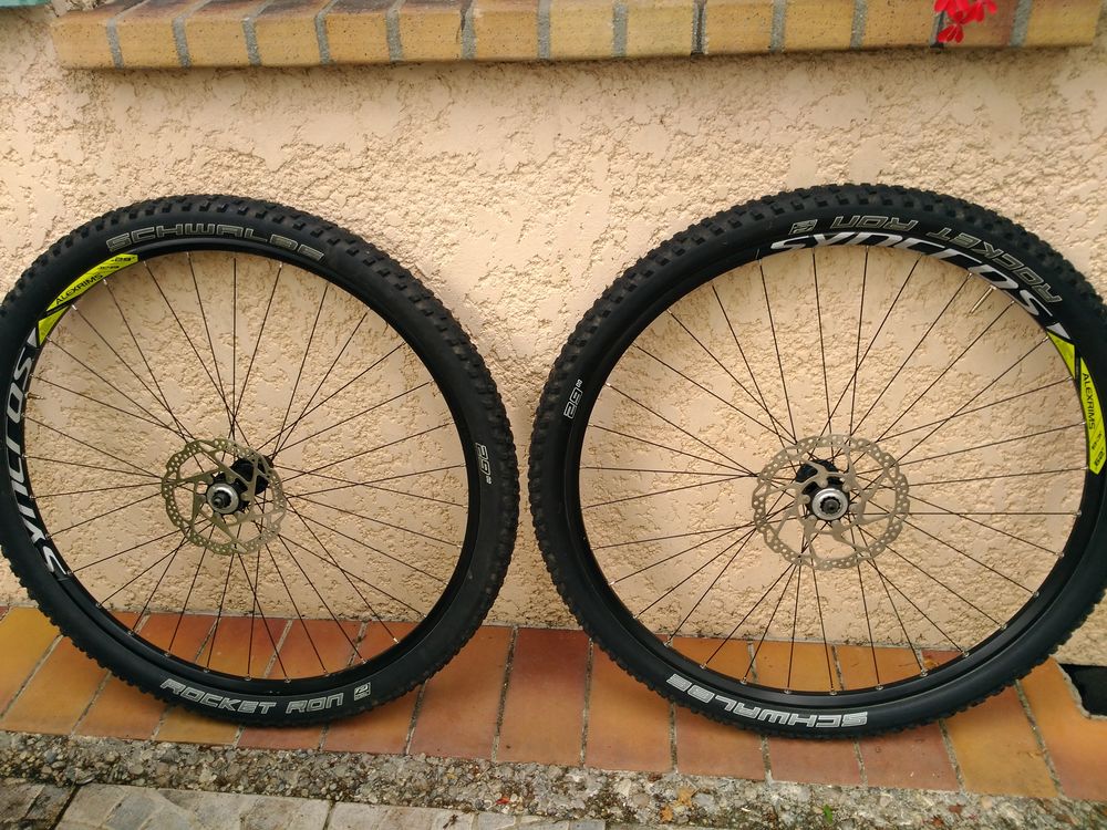ROUES 29p VTT SCOTT ETAT NEUF AVEC PNEU DISQUE CHAMBRE Sports