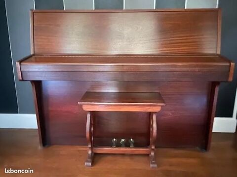 PIANO DROIT 490 Bagnres-de-Luchon (31)
