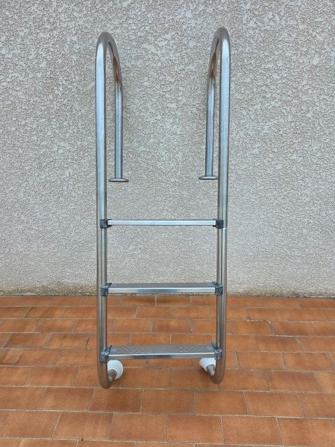 Echelle de piscine Port-de-Bouc (13)