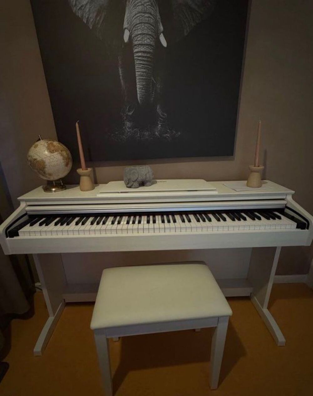Piano Thomann DP32 + tabouret pianiste white Instruments de musique