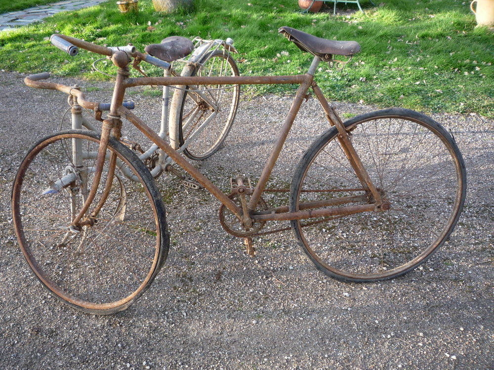 V&eacute;los ancien col de cygne,/barre droite,1 pignon
Vélos