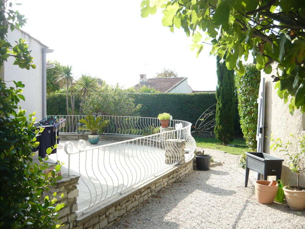 Vente Maison MAISON DE 5 PIECES  106 m2  A VELAUX 13 Velaux