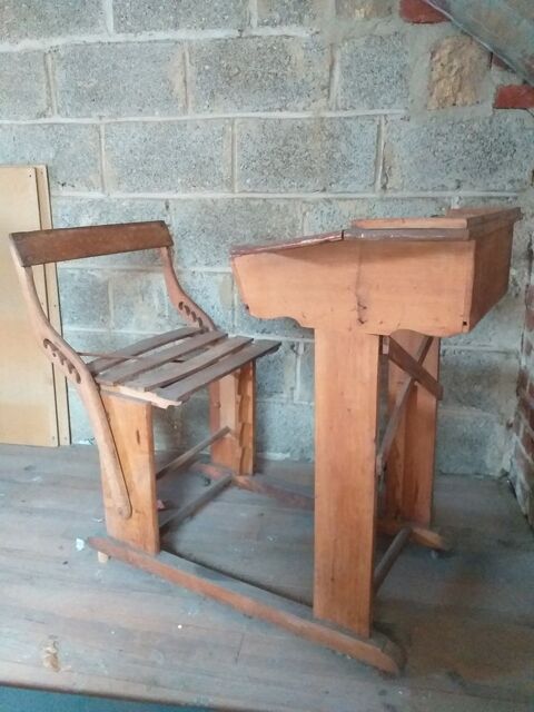 Pupitre d'�colier en bois avec casier (mod�le rare) 0 Amiens (80)