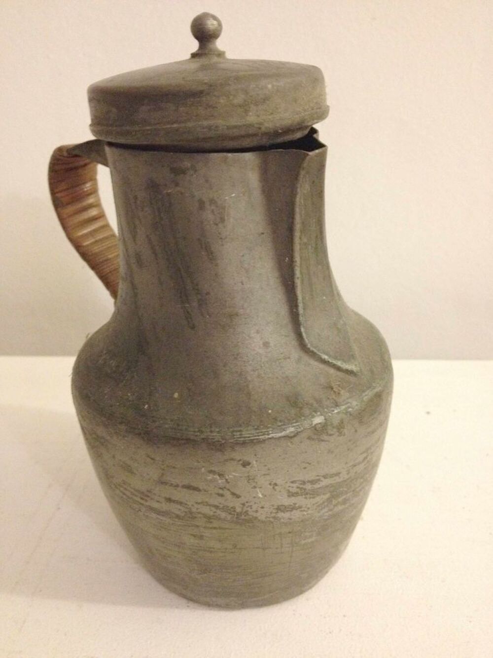 Souvenir ancien pichet cruche avec couvercle Décoration