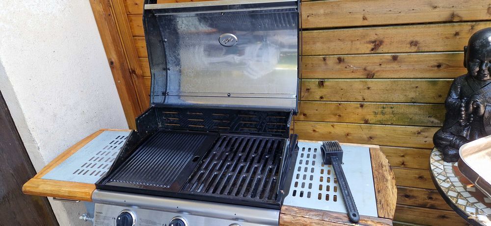 barbecue plancha grill &agrave; gaz 3 feux Jardin