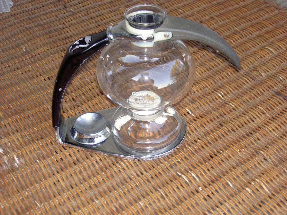 ANCIENNE PETITE CAFETI&Egrave;RE A D&Eacute;PRESSION DE LA MARQUE CONA Electroménager