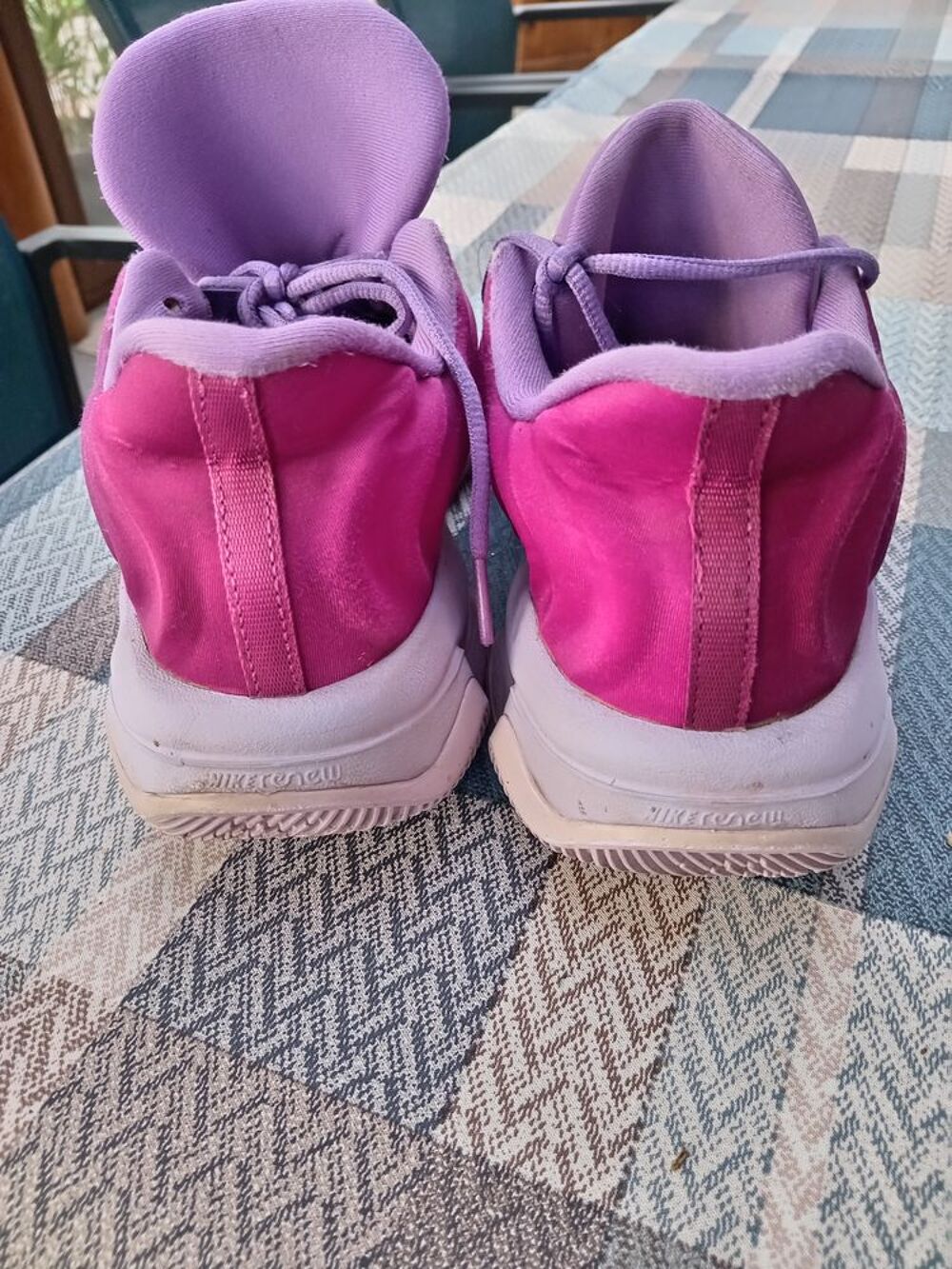 Basket nike gianis violette et rose tr&egrave;s confortable Chaussures