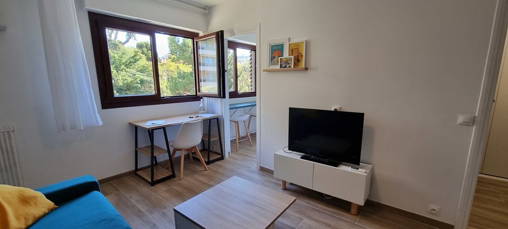 Location Appartement Magnifique T1 meublé 25m²+ parking + cave Marseille 13009 Ollioules