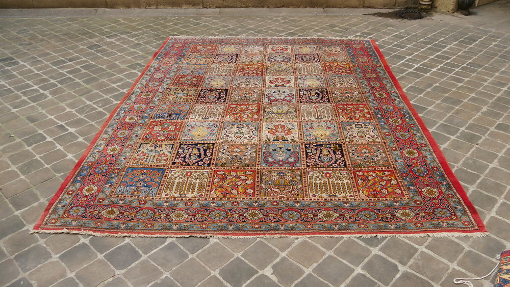 Grand tapis d'orient persan GHOUM 305 x 255
Dcoration