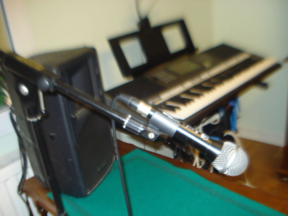 synth&eacute;tiseur YAMAHA PSR 970
Parfais &eacute;tat de marche Instruments de musique