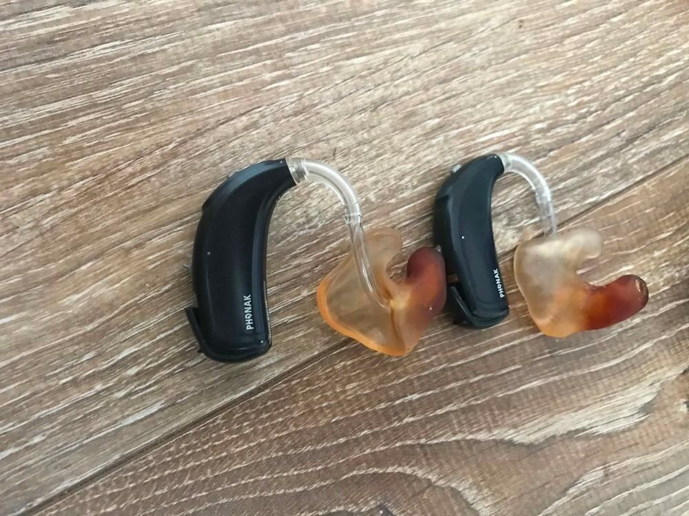 Deux appareils auditifs : Phonak Naida B30-UP Téléphones et tablettes