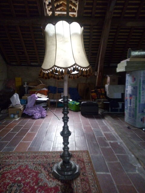 Luminaire sur pied (lampadaire) d'intérieur. 160 Langé (36)