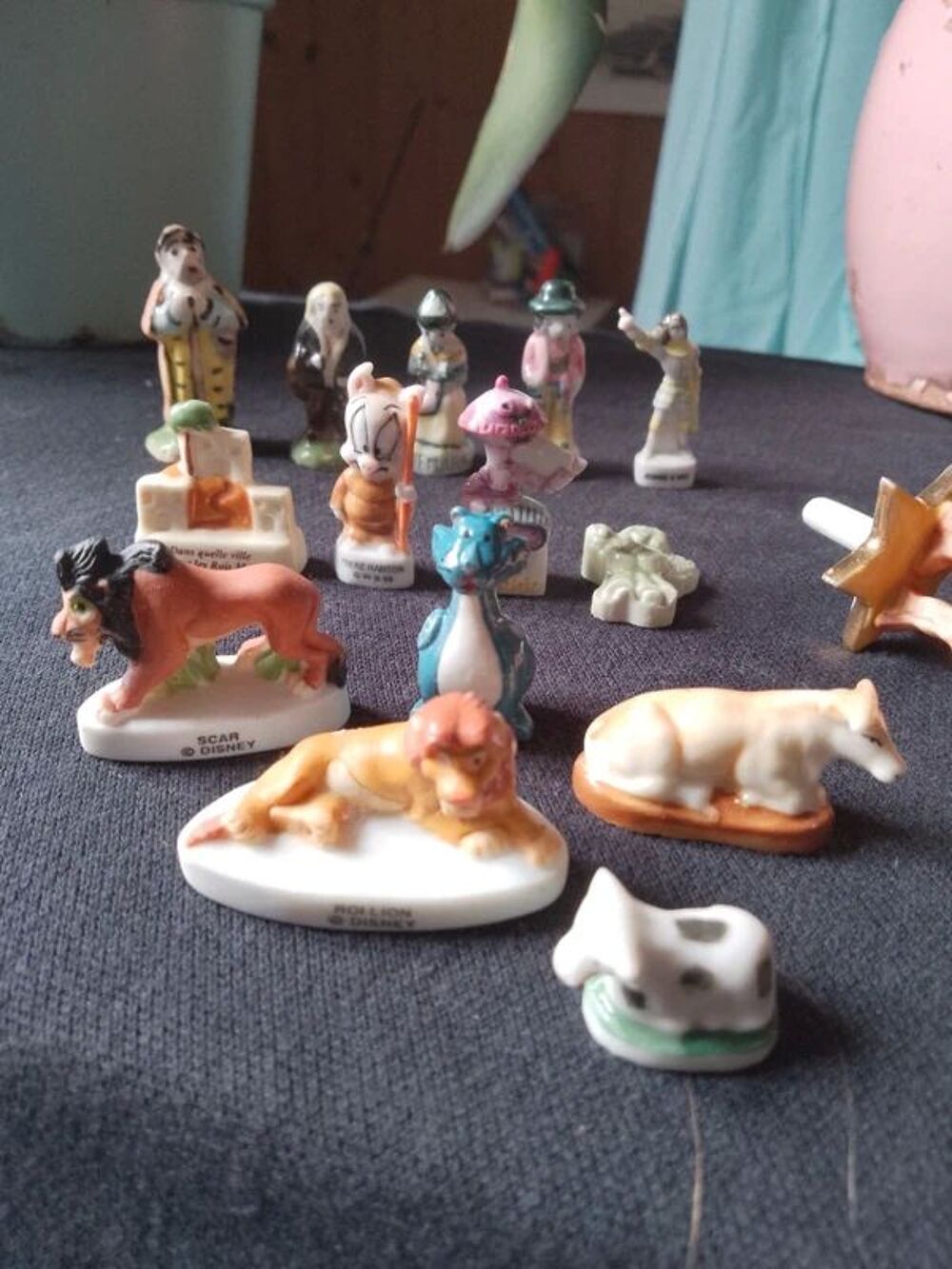 Tr&egrave;s int&eacute;ressant petit lot de f&egrave;ves 