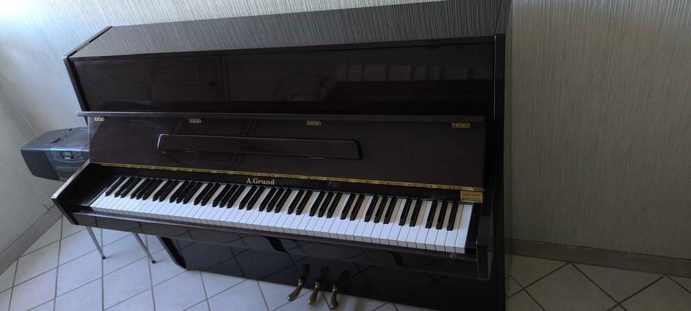 Piano droit A.GRAND 108 Instruments de musique