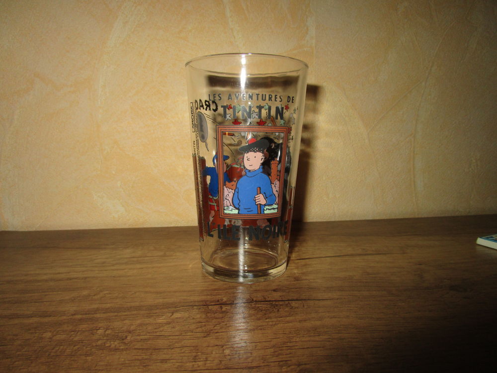 VIEUX VERRE TINTIN 1994 "L ILE NOIRE" 