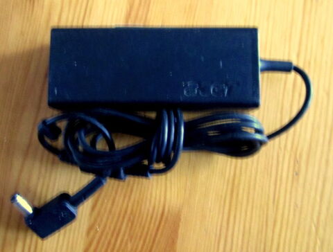 LOT 04 ALIMENTATIONS CHARGEURS PC PORTABLE 15 Montpon-M�nest�rol (24)