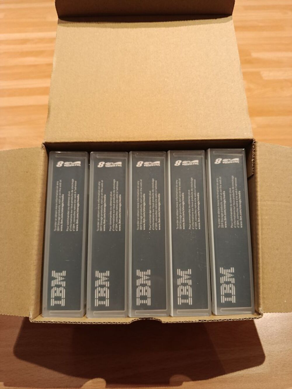 Lot de 5 cartouches de donn&eacute;es LTO 8 Ultrium - neuves avec 
Matériel informatique