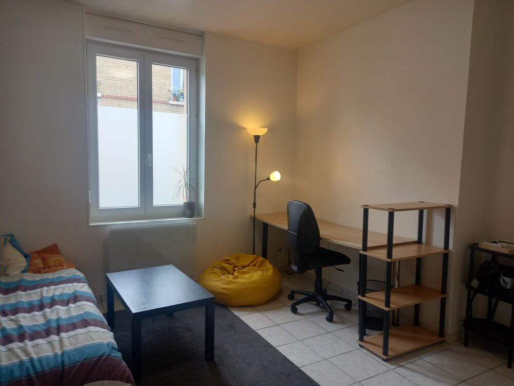 Location Appartement STUDIO refait à neuf, rue de Cernay à REIMS Reims
