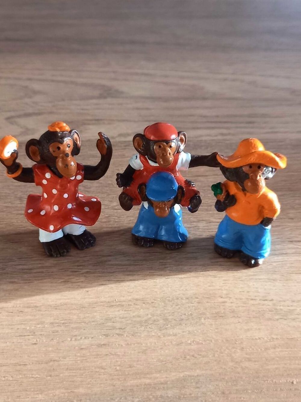 Lot de 3 figures singe "Omo" comme neuves 
