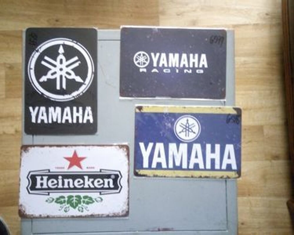 PLAQUE METAL YAMAHA KAWASAKI HONDA MOTO 30 CM PAR 20 CM 