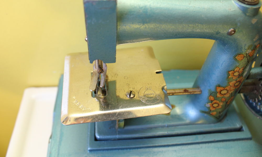 Machine &agrave; coudre enfant jouet ancien 1930 BABY Jeux / jouets