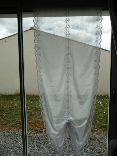 6 grands voilages blancs motifs fleurs brod�es 120 Celles-sur-Belle (79)