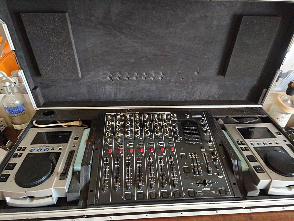 Ensemble DJ fly caisse table berhinger DX2000+ 2 CDJ AA1S Audio et hifi