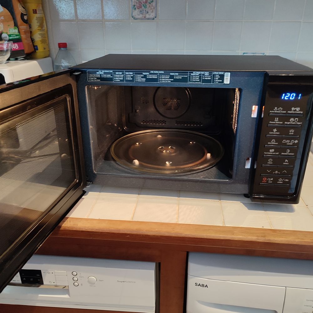 Micro-ondes Grille Samsung 28litre 900W Cuisine Electrom&eacute;nag Electroménager
