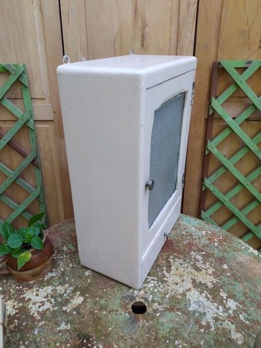 Petite Armoire de Toilette Style Mado 
Meubles