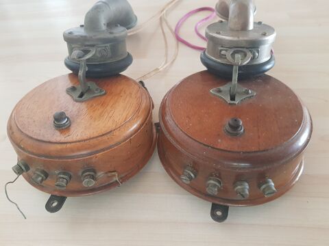 2 téléphones muraux 1900 50 Saubrigues (40)