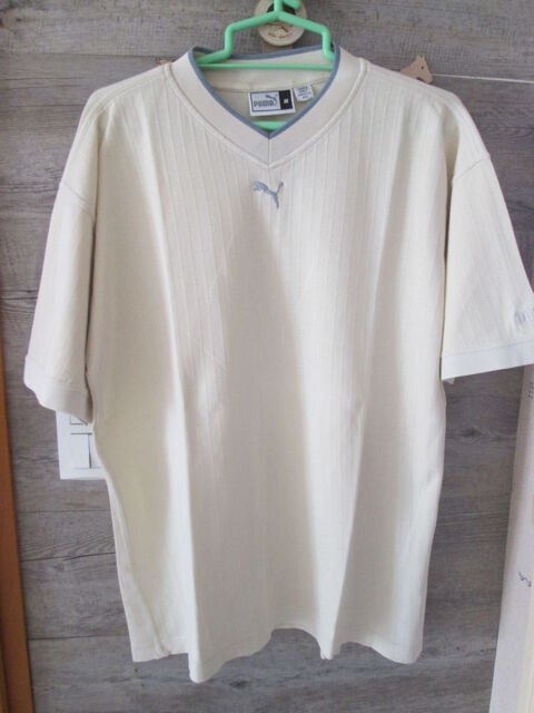 Tee-shirt Puma Col V taille M/L 11 Chauriat (63)