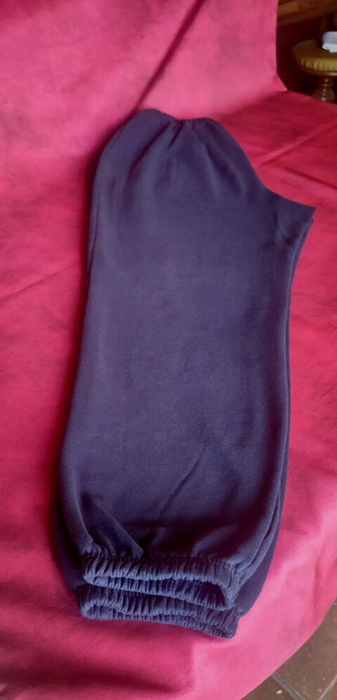 Pantalon de jogging bleu marine taille XL 10 Avermes (03)
