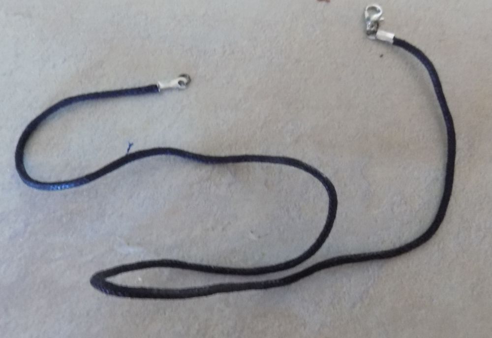 Collier tissu tress&eacute; Bijoux et montres