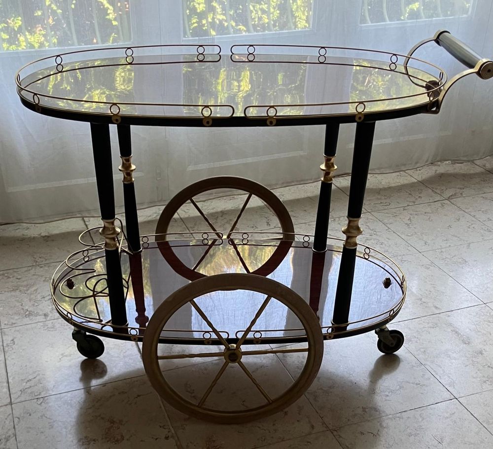 Desserte ancienne sur roulettes Meubles
