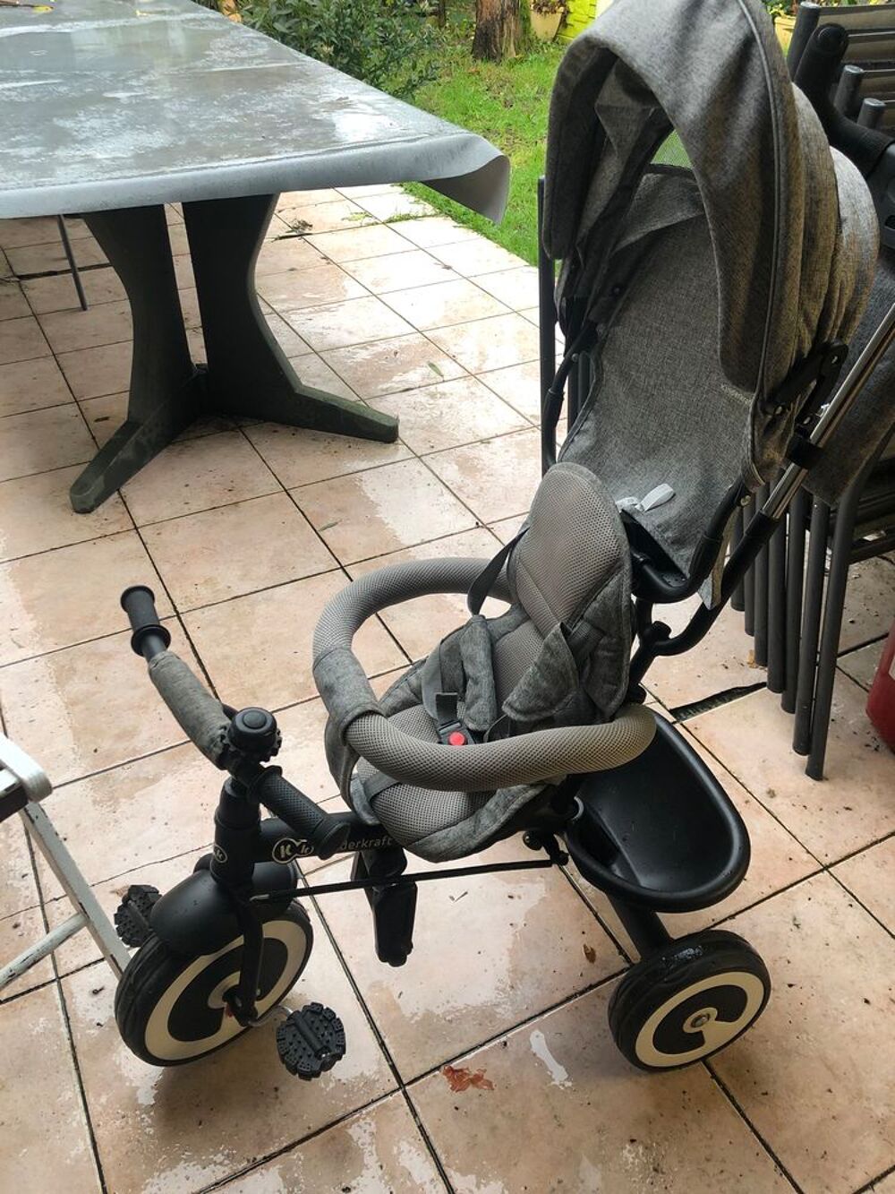 Tricycle kinderkraft mod&egrave;le Aston Mobilier enfants
