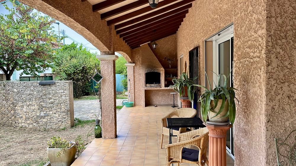 Vente Villa Jolie villa provençale 130m2  avec piscine et terrain 702 m2 Nîmes