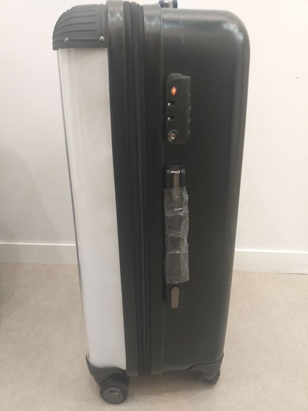 2 valises moyennes 66 l Maroquinerie