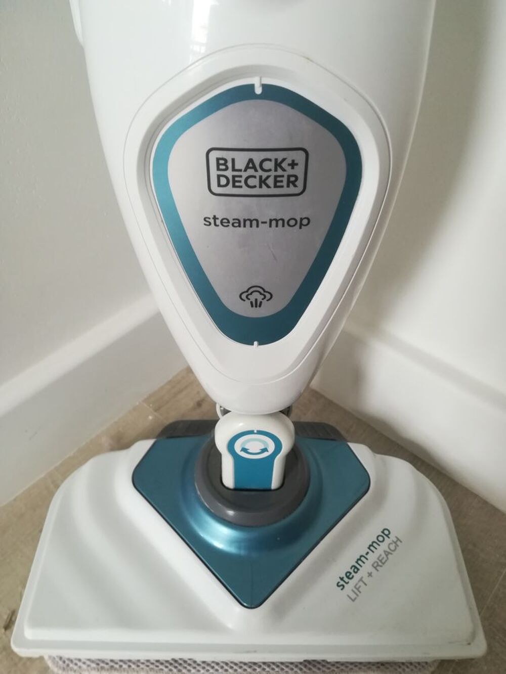 Balai vapeur Black &amp; Decker Electroménager