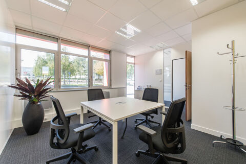 Acc&egrave;s tout inclus &agrave; des espaces de bureau professionnels pour 10 personnes &agrave; Orly Orlytech 1869 91550 Paray-vieille-poste