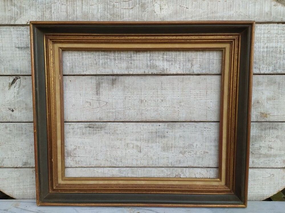 Cadre Bois Sculpt&eacute; Format 8F Patine Vert Fonc&eacute; et Dor&eacute; Décoration