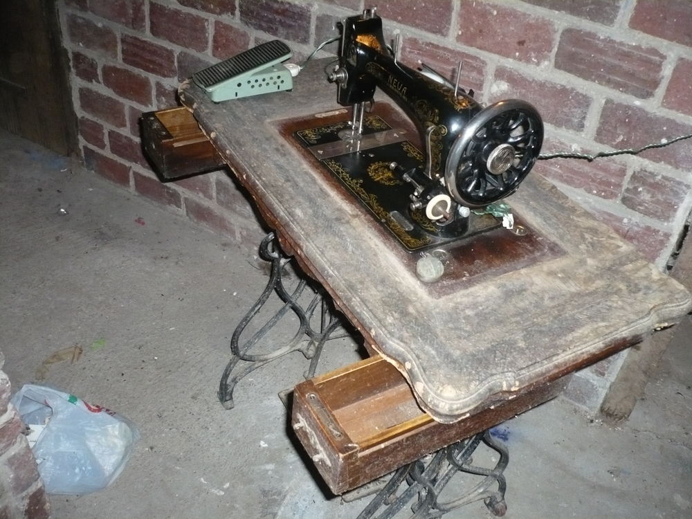machine a coudre Vintage ann&eacute;es 20/50 