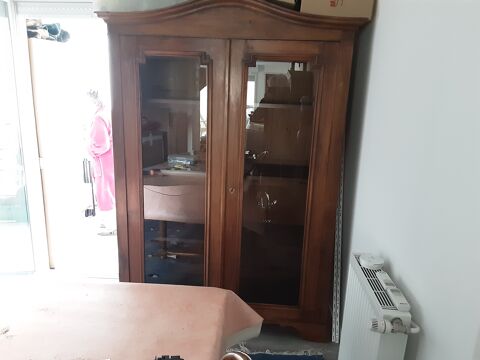 Armoire Louis Philippe  à donner dimensions 2mx1,40x0,55 0 Montpellier (34)