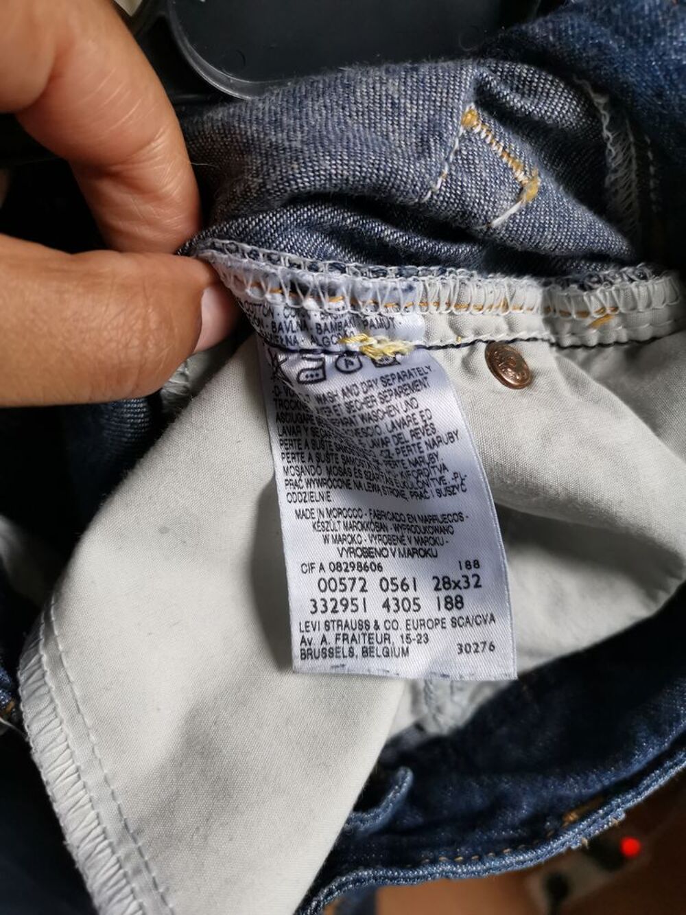 Jean l&eacute;vi's 572 Boot cut 28X32, taille 38, coupe &eacute;vas&eacute;e Vêtements
