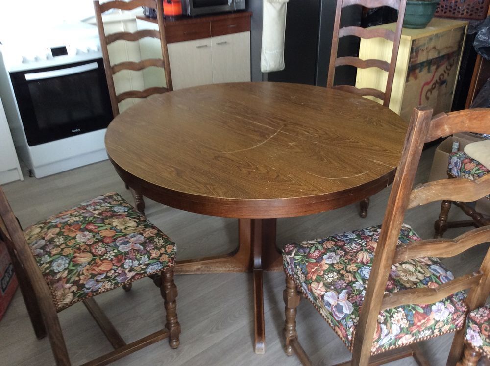 table ronde et 6 chaises Meubles